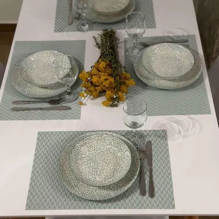 Sunny Rooftop House Appartamento *